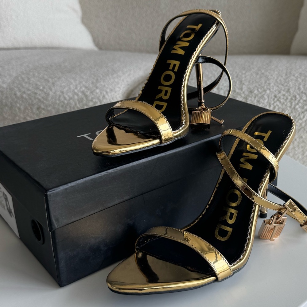 Gold Leather Pumps w/ Lock